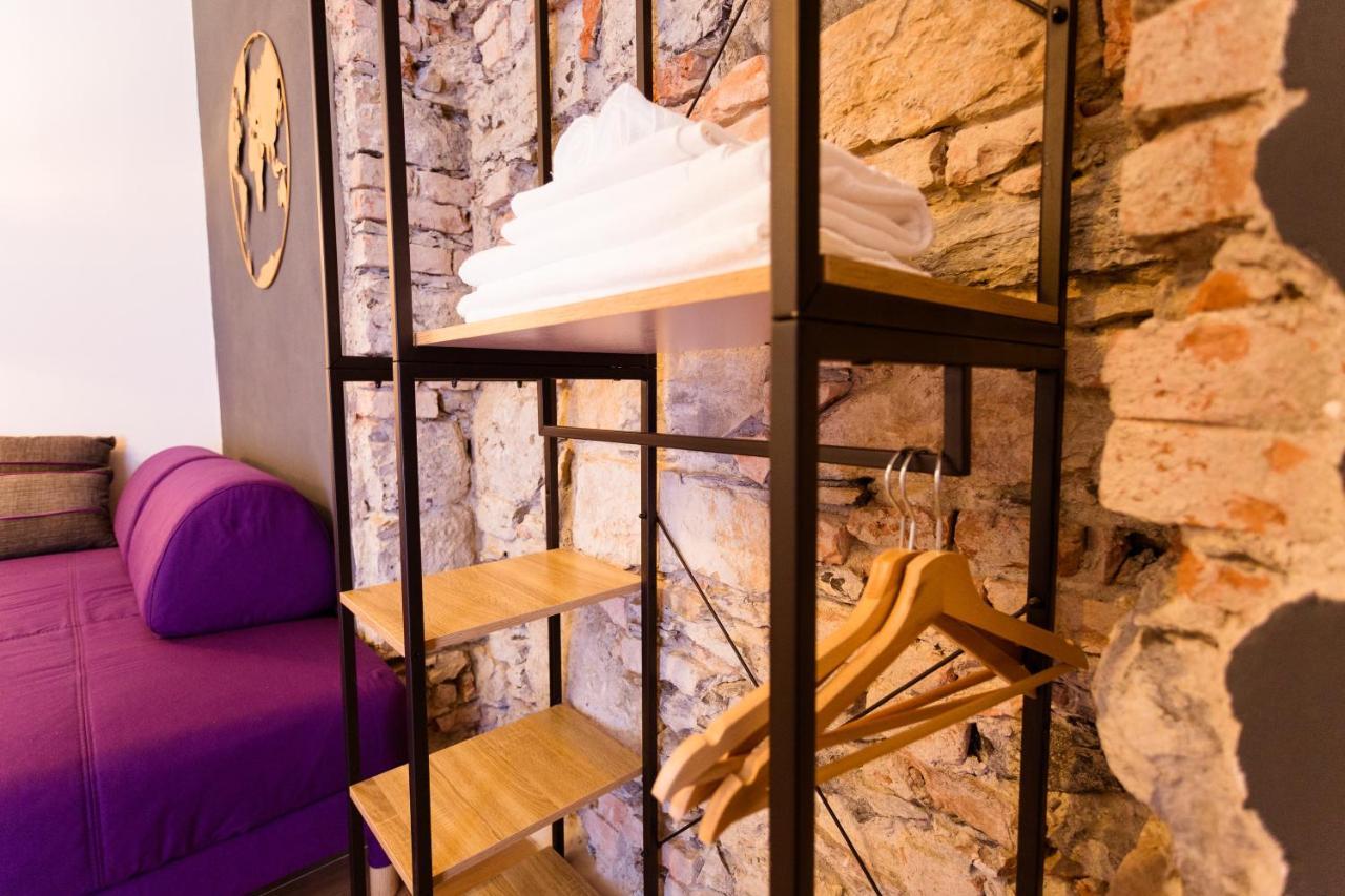 And 5 Terre Apartment *